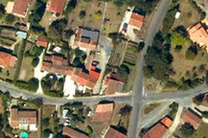 photo aérienne d'un quartier d'habitations