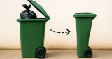 deux poubelles